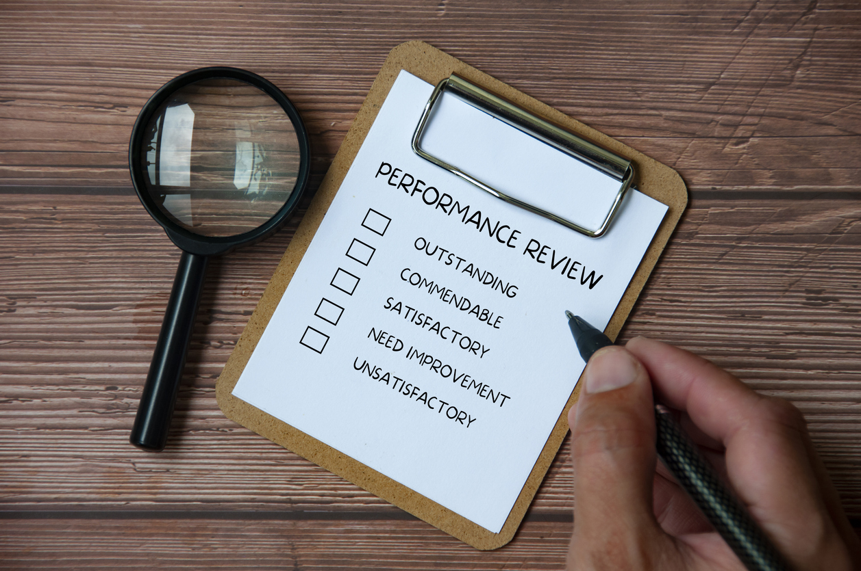 How to Conduct Effective Performance Reviews and Provide Constructive Feedback